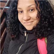 Profesora de artes especializada en enseñanza para jóvenes y adultos. Profesora nativa de portugués